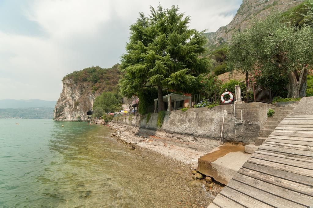 The Pier On The Lake Marone Zewnętrze zdjęcie